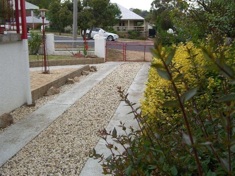 54 Caple Street, Young NSW 2594