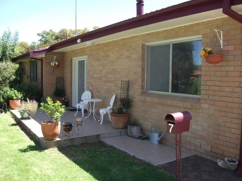 7 Willawong Street, Young NSW 2594