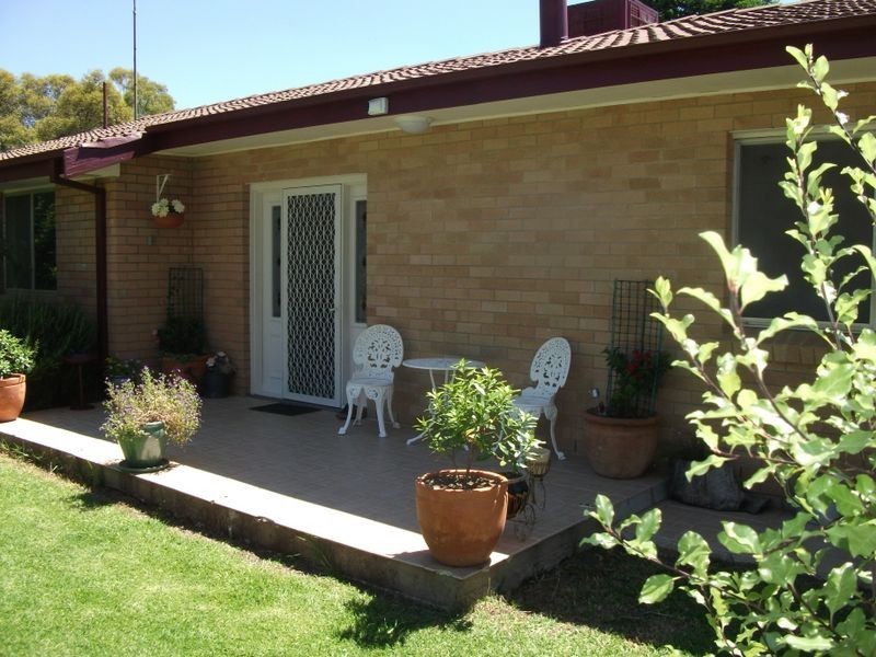 7 Willawong Street, Young NSW 2594