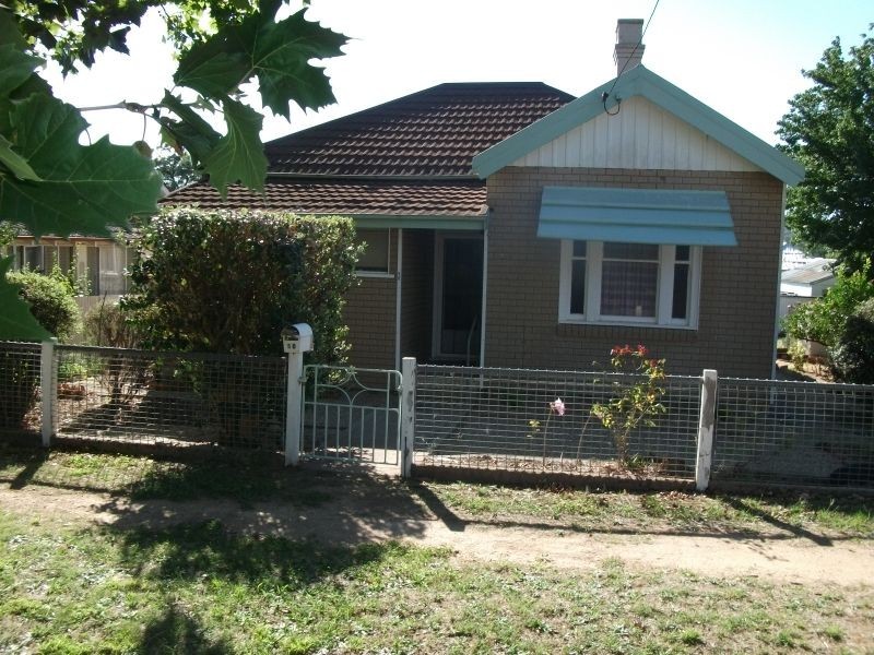 50 Wombat Street, Young NSW 2594