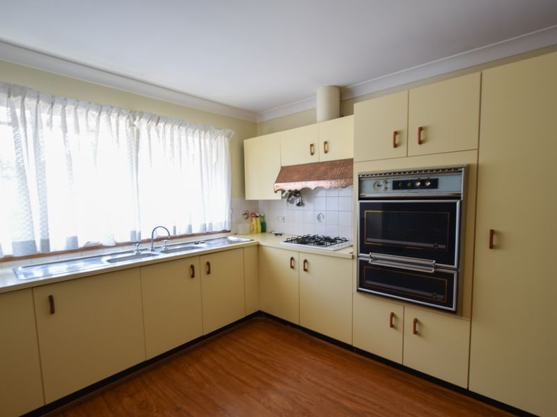 3 Barwang St, Young NSW 2594