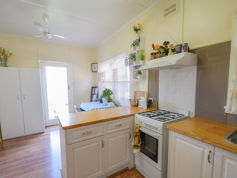 16 Gordon Street, Young NSW 2594