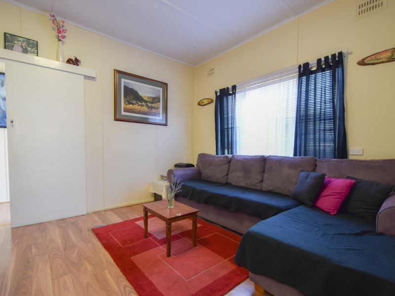 16 Gordon Street, Young NSW 2594