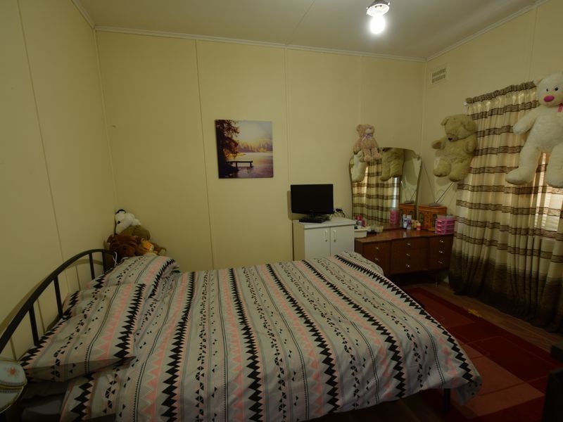 16 Gordon Street, Young NSW 2594