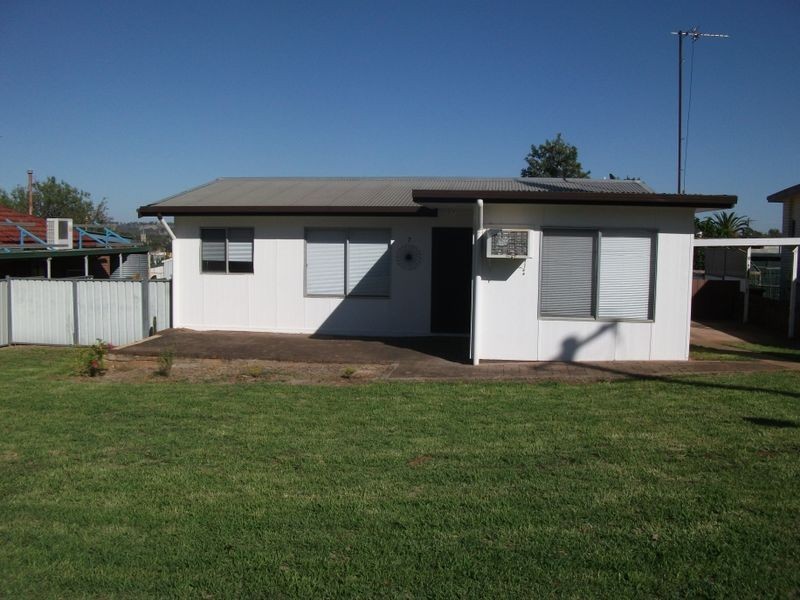 7 Russell Street, Young NSW 2594