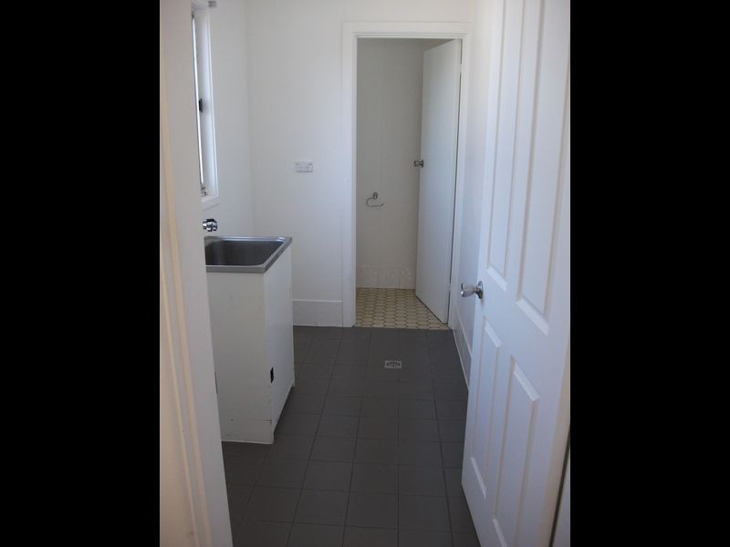 7 Russell Street, Young NSW 2594