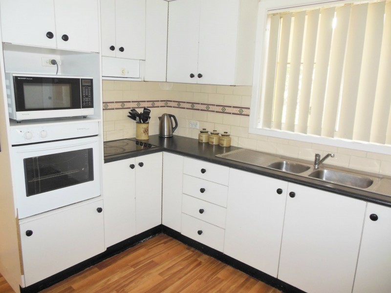 7 Willawong Street, Young NSW 2594