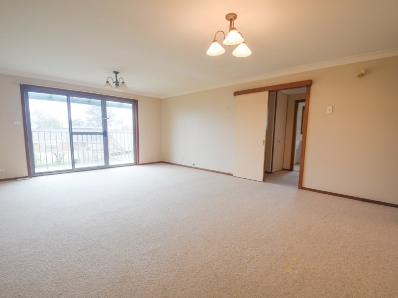 Unit 5 – 4 Old Barracks Lane, Young NSW 2594