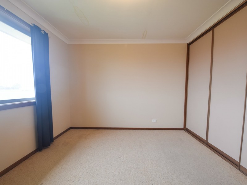 Unit 5 – 4 Old Barracks Lane, Young NSW 2594