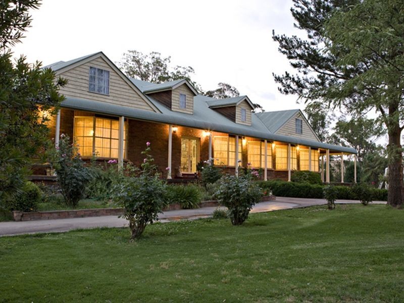 28 Pestell’S Lane, Young NSW 2594