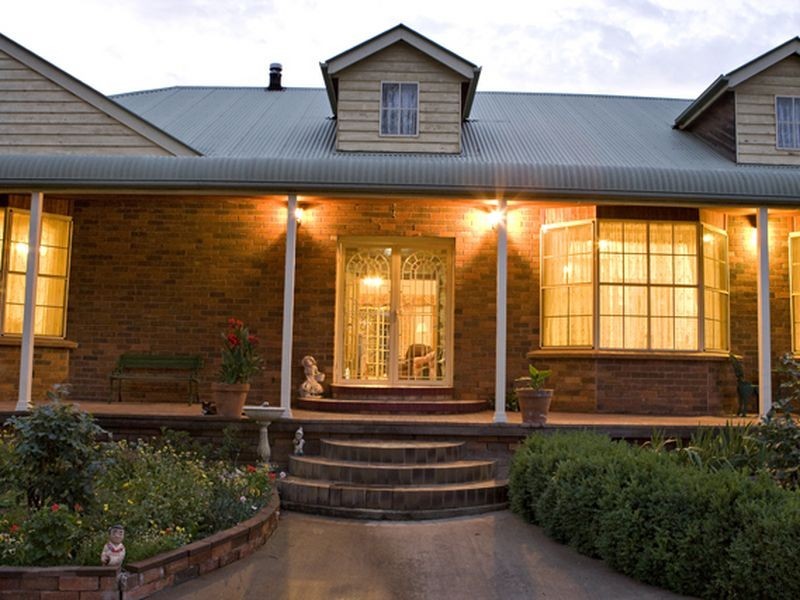 28 Pestell’S Lane, Young NSW 2594