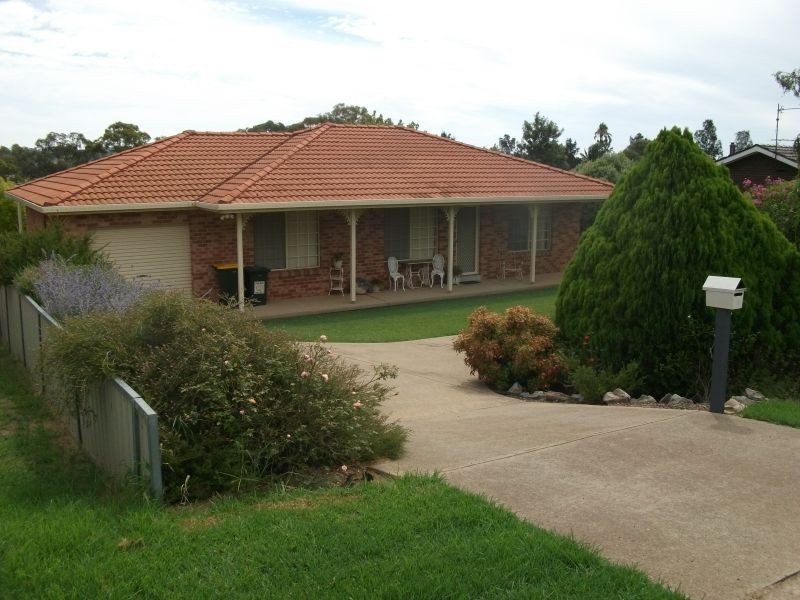 11 Back Creek Road, Young NSW 2594