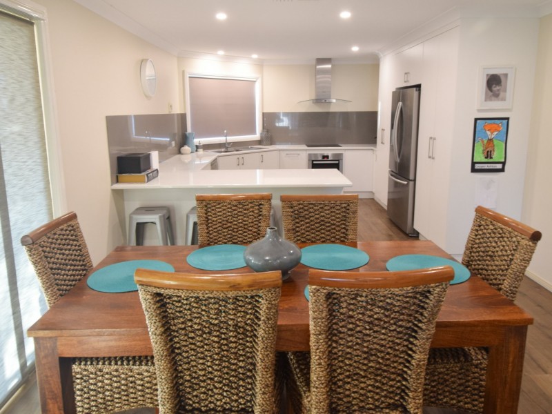 30 Pineview Circuit, Young NSW 2594