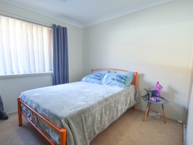 30 Pineview Circuit, Young NSW 2594