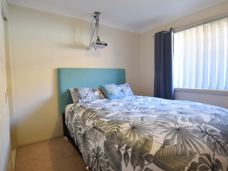 30 Pineview Circuit, Young NSW 2594