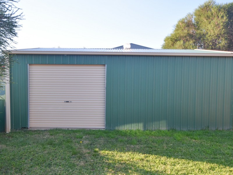 30 Pineview Circuit, Young NSW 2594