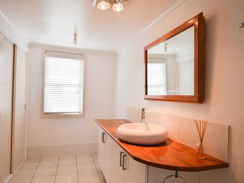 1 Prunvale Rd, Young NSW 2594