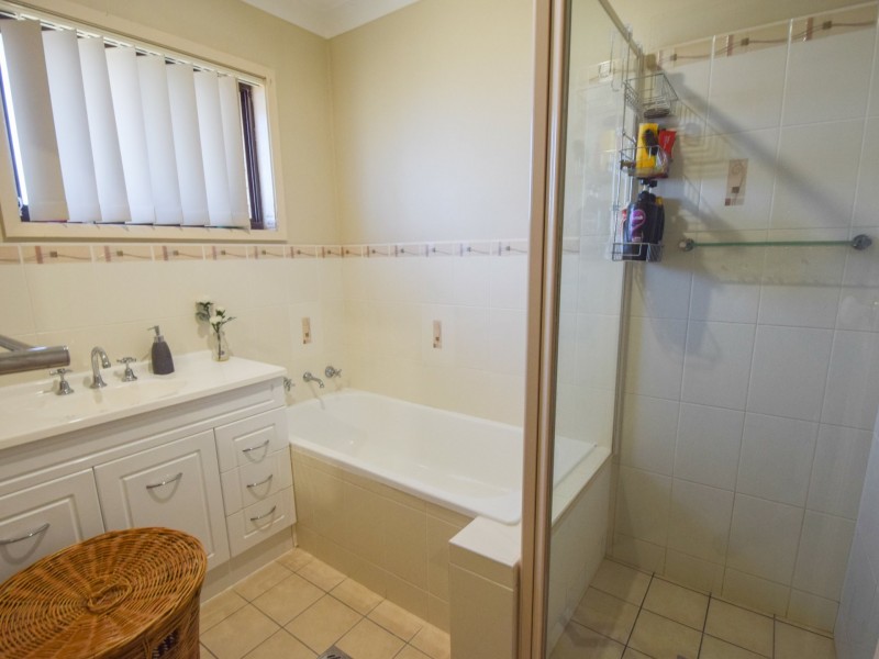 11 Milong Street, Young NSW 2594