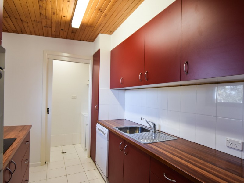 87 Blackett Avenue, Young NSW 2594