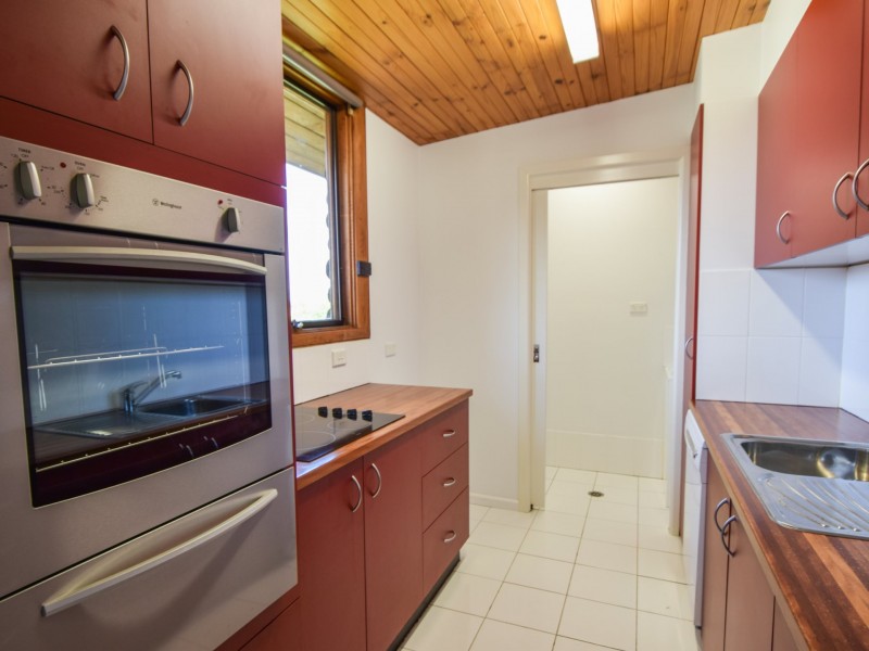 87 Blackett Avenue, Young NSW 2594