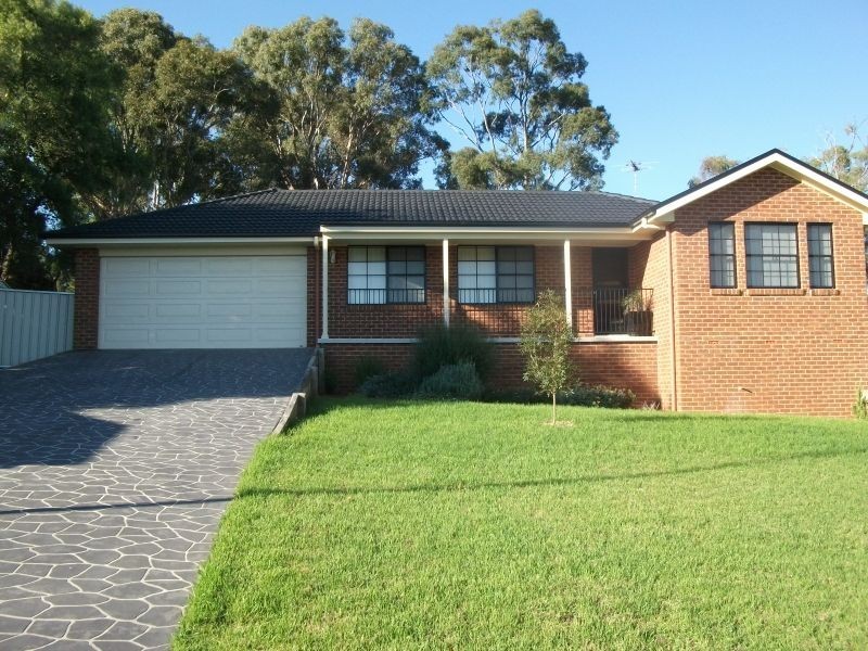 1 Henry Place, Young NSW 2594