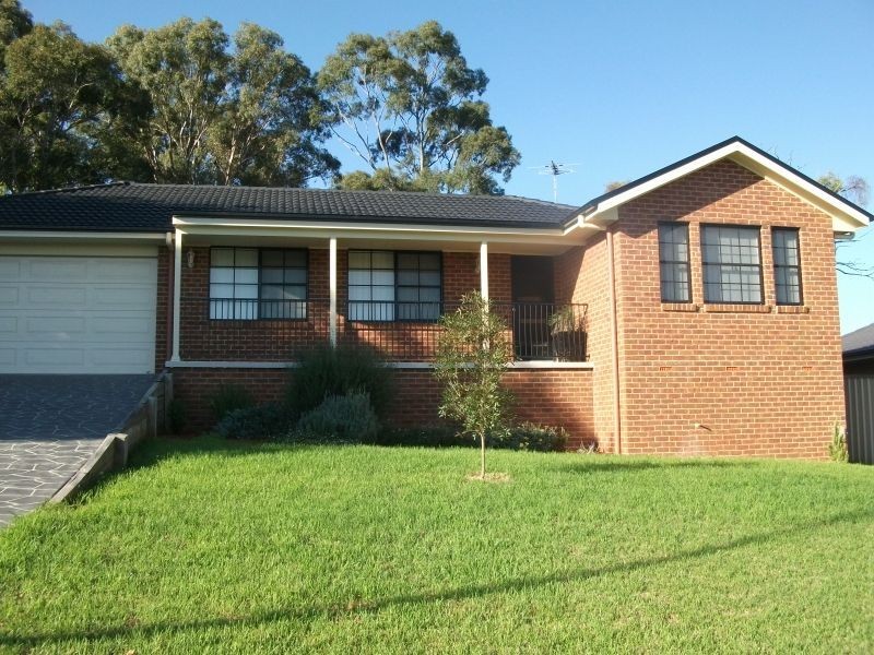 1 Henry Place, Young NSW 2594