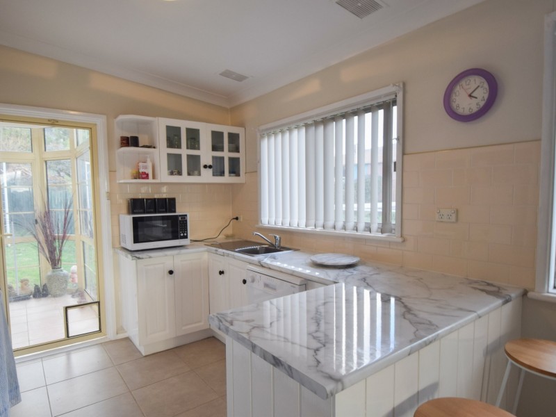 12 Milong Street, Young NSW 2594