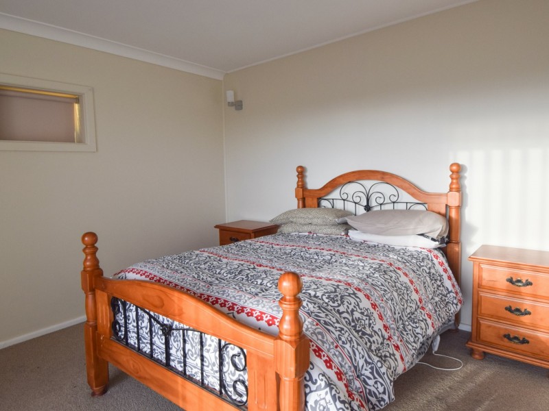 12 Milong Street, Young NSW 2594