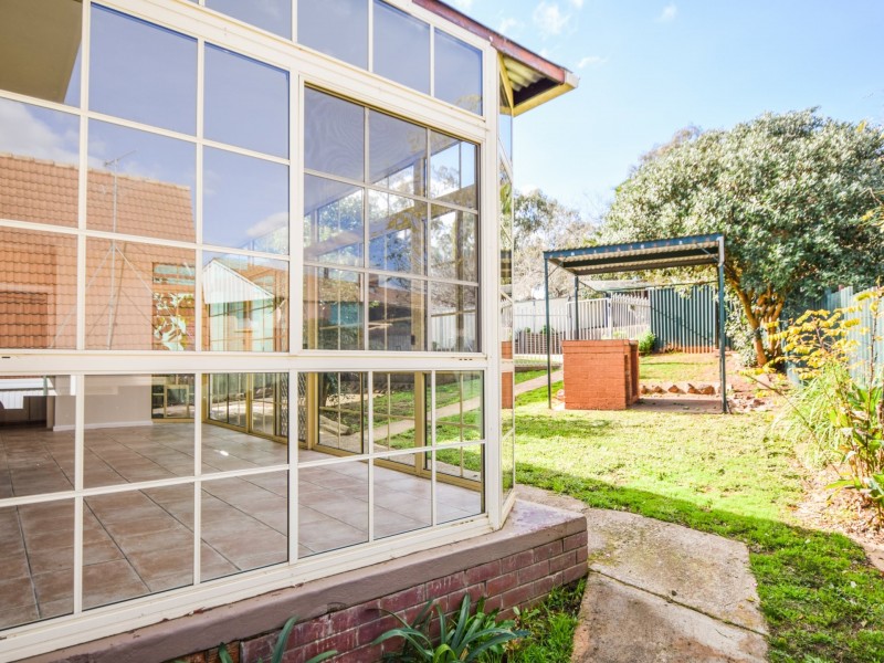 12 Milong Street, Young NSW 2594