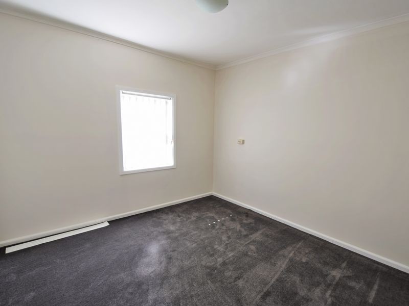 20 Blackett Avenue, Young NSW 2594