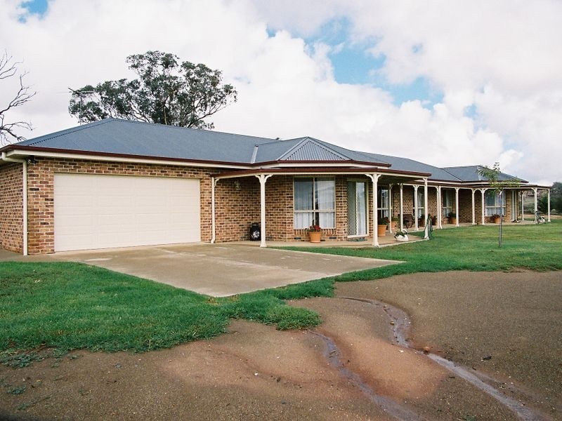 183 Spring Creek Road, Young NSW 2594
