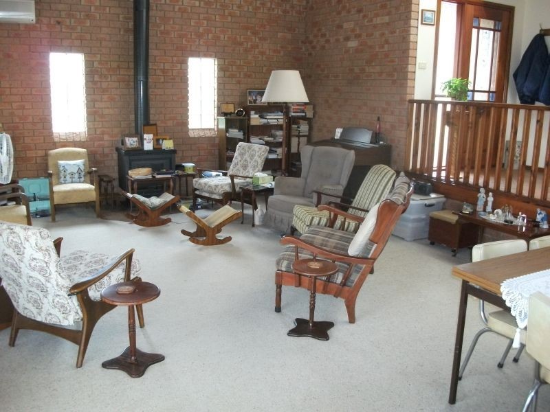 2 Matthew Street, Young NSW 2594