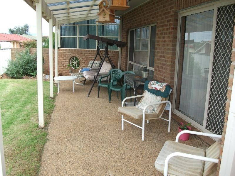 2 Matthew Street, Young NSW 2594