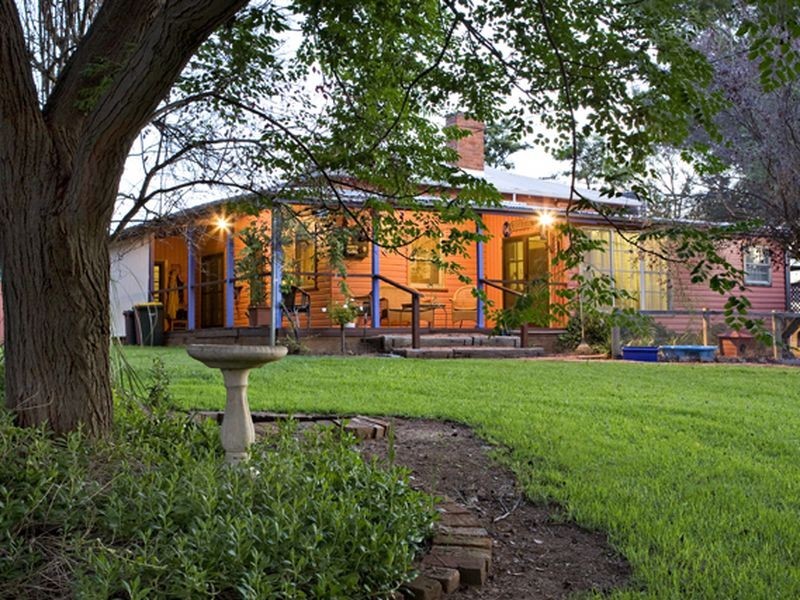 37 Purchas, Young NSW 2594