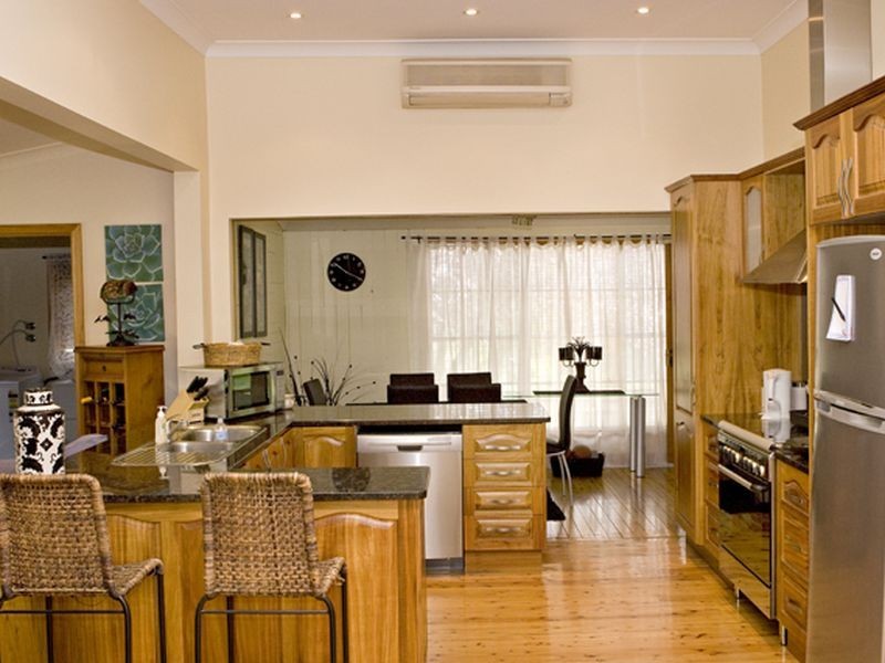 37 Purchas, Young NSW 2594