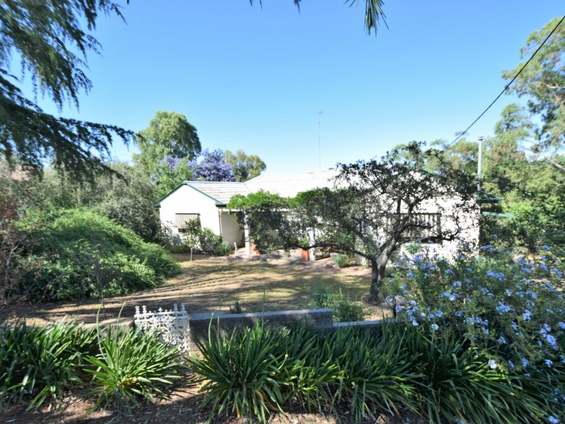 22 Nasmyth Street, Young NSW 2594
