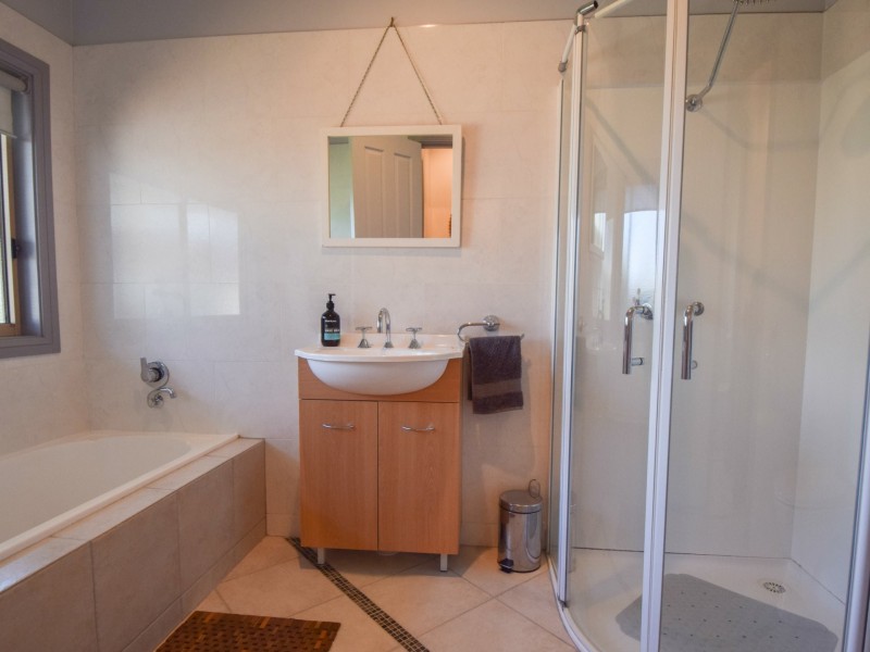 7 Donges Road, Young NSW 2594