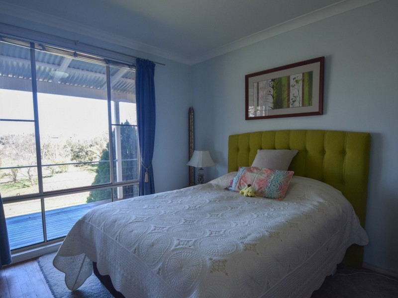 7 Donges Road, Young NSW 2594