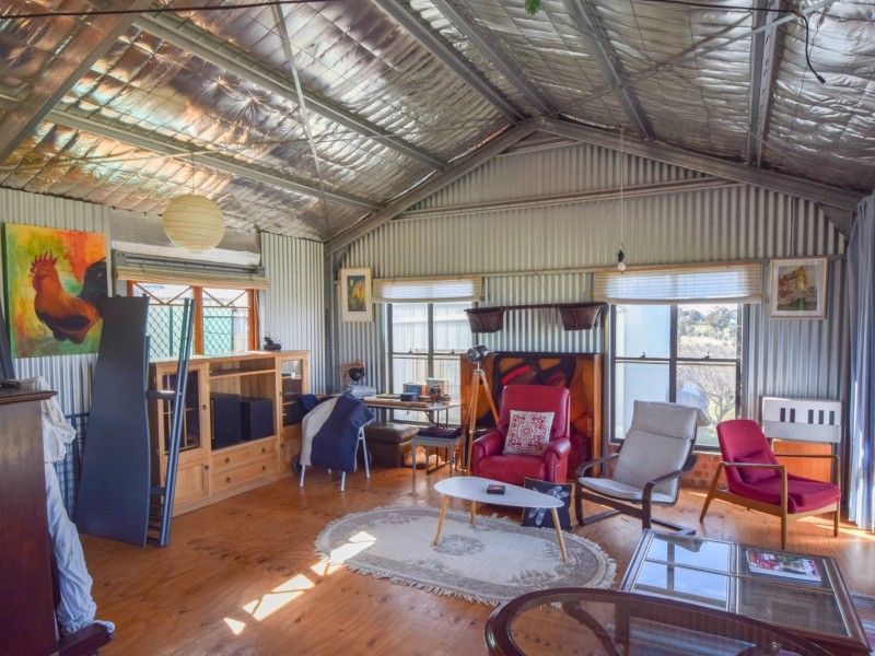 7 Donges Road, Young NSW 2594