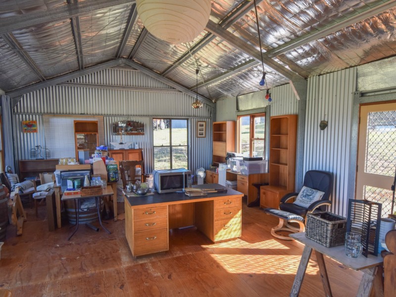 7 Donges Road, Young NSW 2594