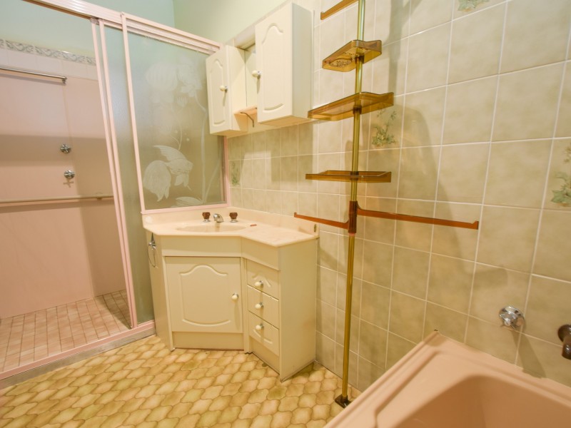 7 Back Creek Road, Young NSW 2594