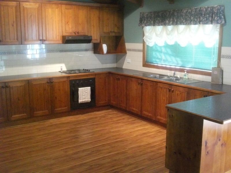 19 Hardys Rd, Young NSW 2594