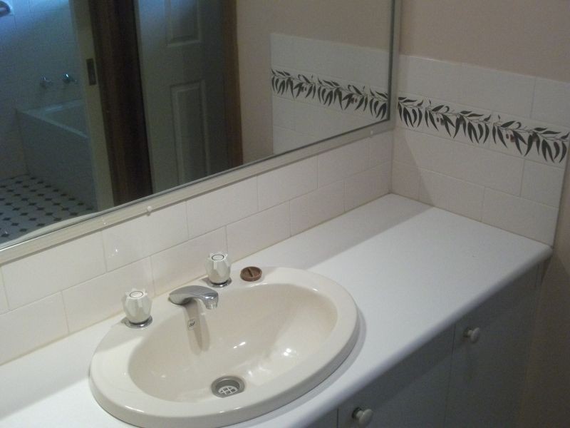 19 Hardys Rd, Young NSW 2594