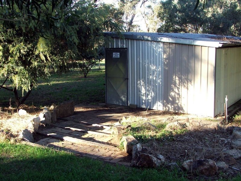 19 Hardys Rd, Young NSW 2594