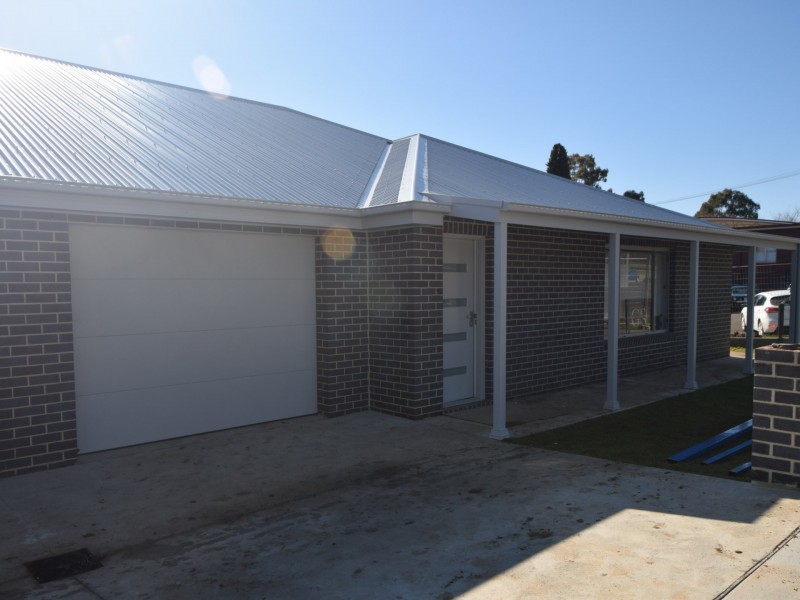 13 Caple St, Young NSW 2594