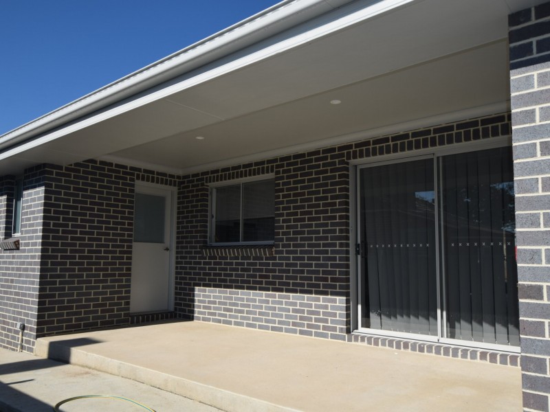 13 Caple St, Young NSW 2594