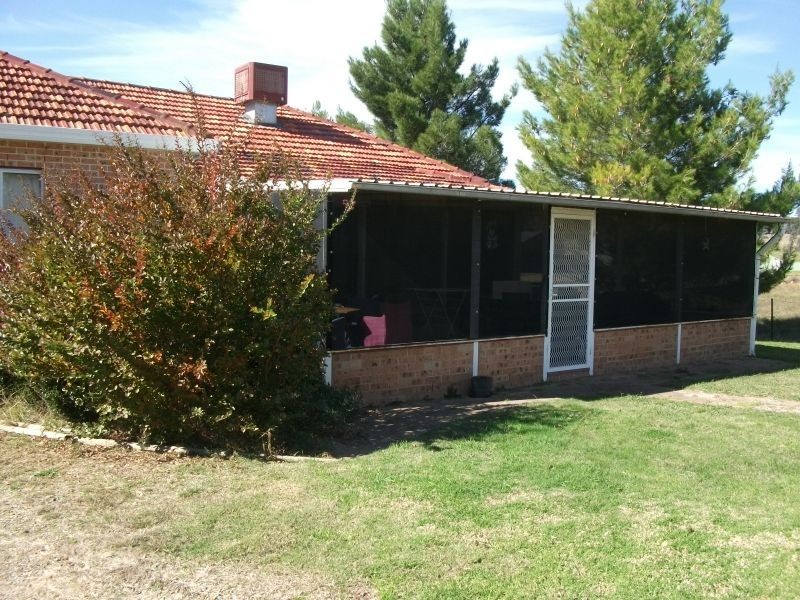69 Binalong Street, Young NSW 2594