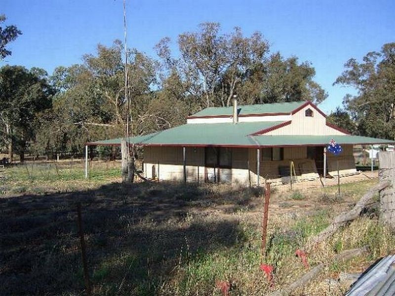 51 Sads Lane, Young NSW 2594