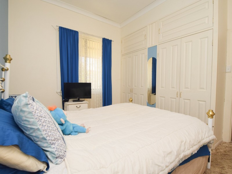 16 Miro Street, Young NSW 2594