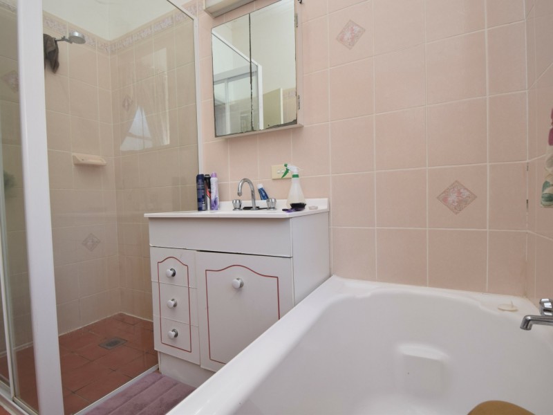 16 Miro Street, Young NSW 2594